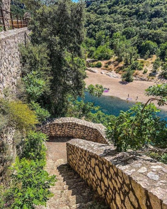 Proche D'Uzes La Terrasse Du Soleil Levant Collias Exteriér fotografie