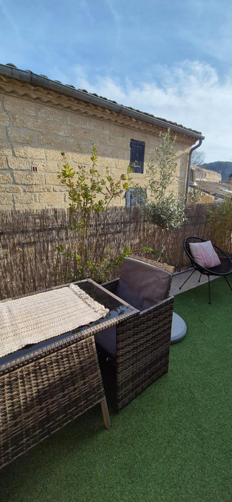 Proche D'Uzes La Terrasse Du Soleil Levant Collias Exteriér fotografie